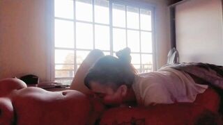 Hago correrse a mi novia con la boca hasta que me pide - porn video